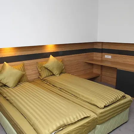 Mak Hotel